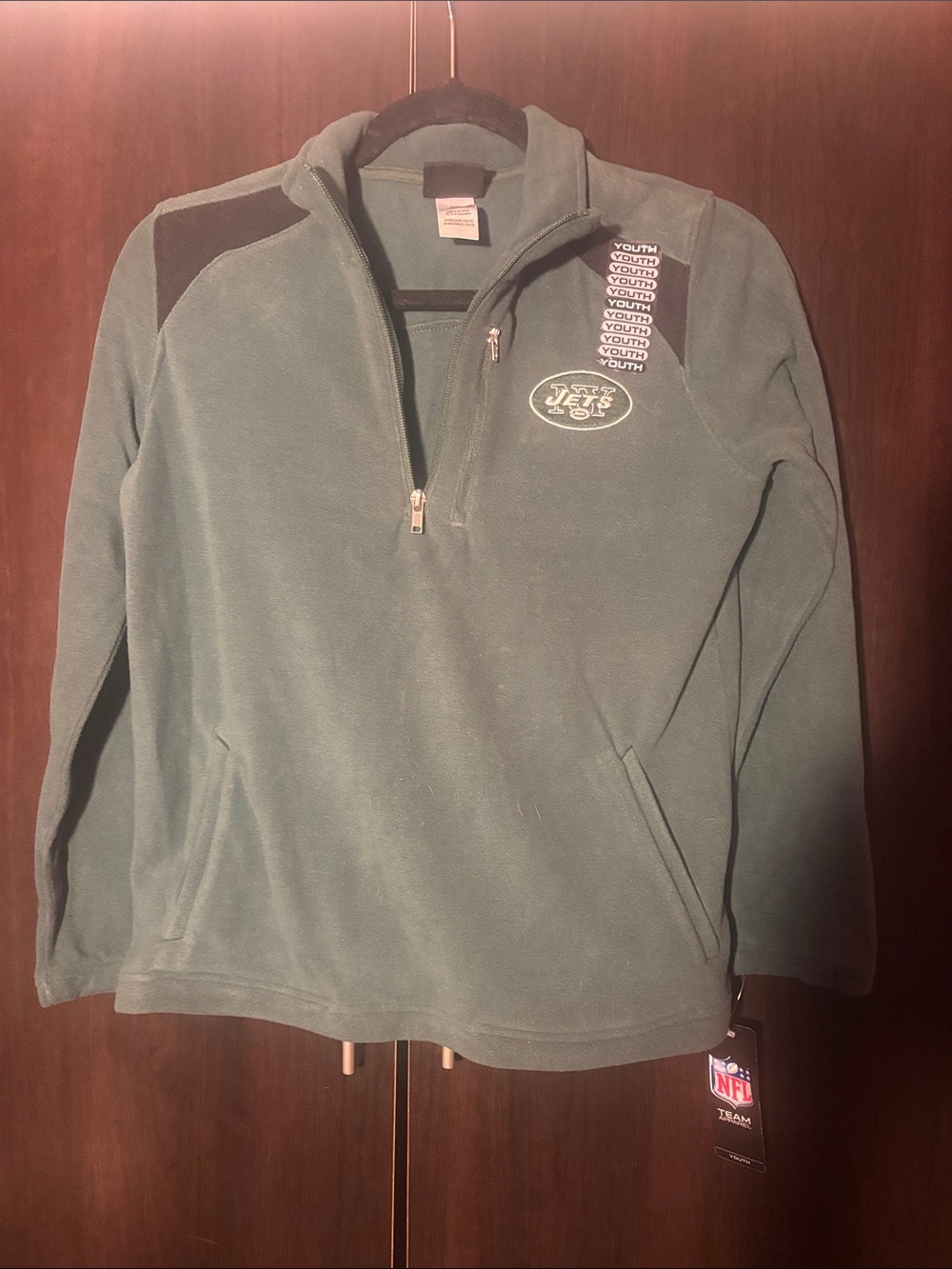 NFLYourh Green Half-Zip Fleece Pullover with Jets Logo medium Brand new